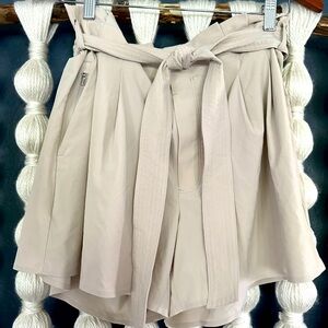 Athlete skyline shorts